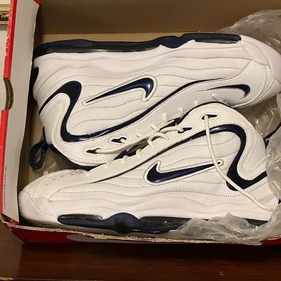 Nike Other - Men’s Nike air max uptempo brand new never worn , no lid